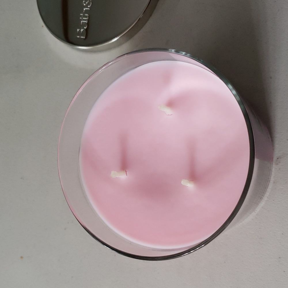 A thousand Wishes Candle by Bath and body works  NEW - Picture 4 of 5